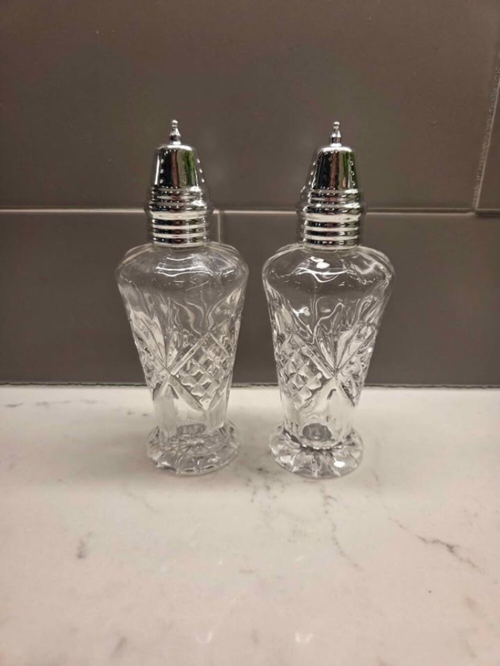 Godinger Dublin crystal salt and pepper shaker set 6" tall